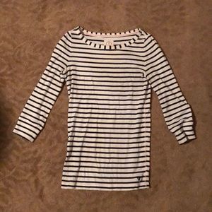 Long 3/4 sleeve black and white striped shirt